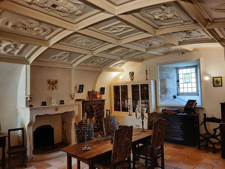 Chateau De Mornay Saint-Pierre-de-l'Isle Экстерьер фото