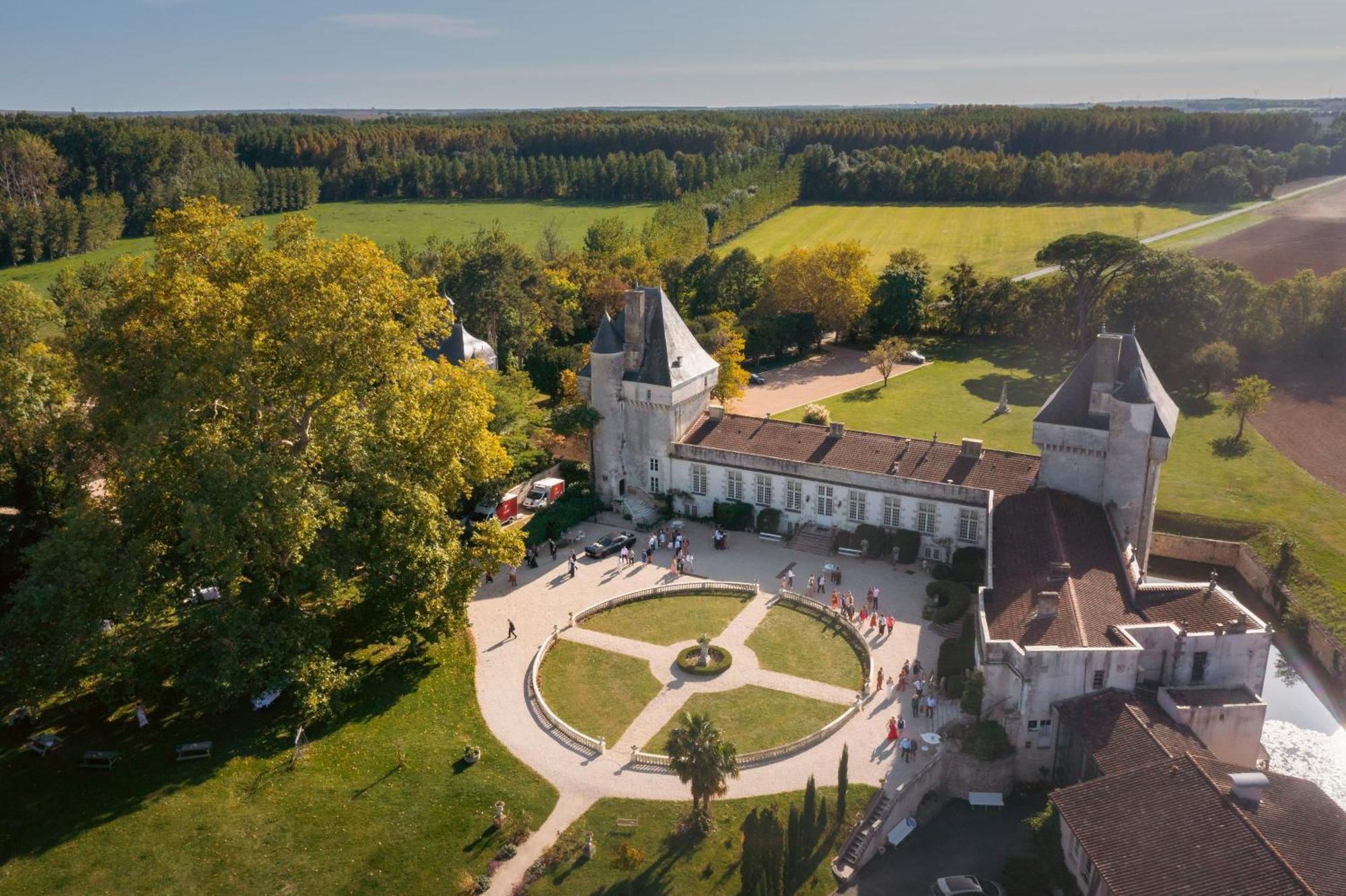 Chateau De Mornay Saint-Pierre-de-l'Isle Экстерьер фото